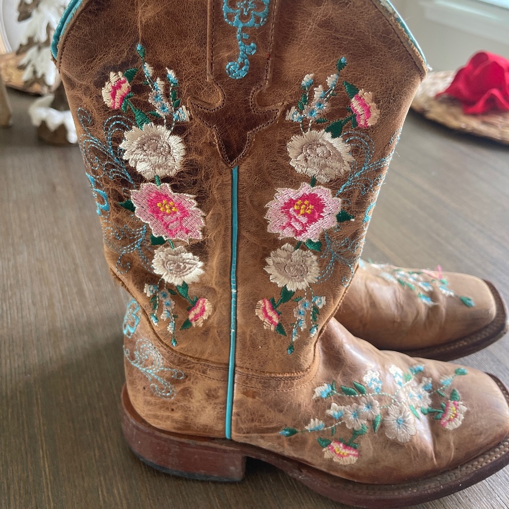 Macie Bean girls boots